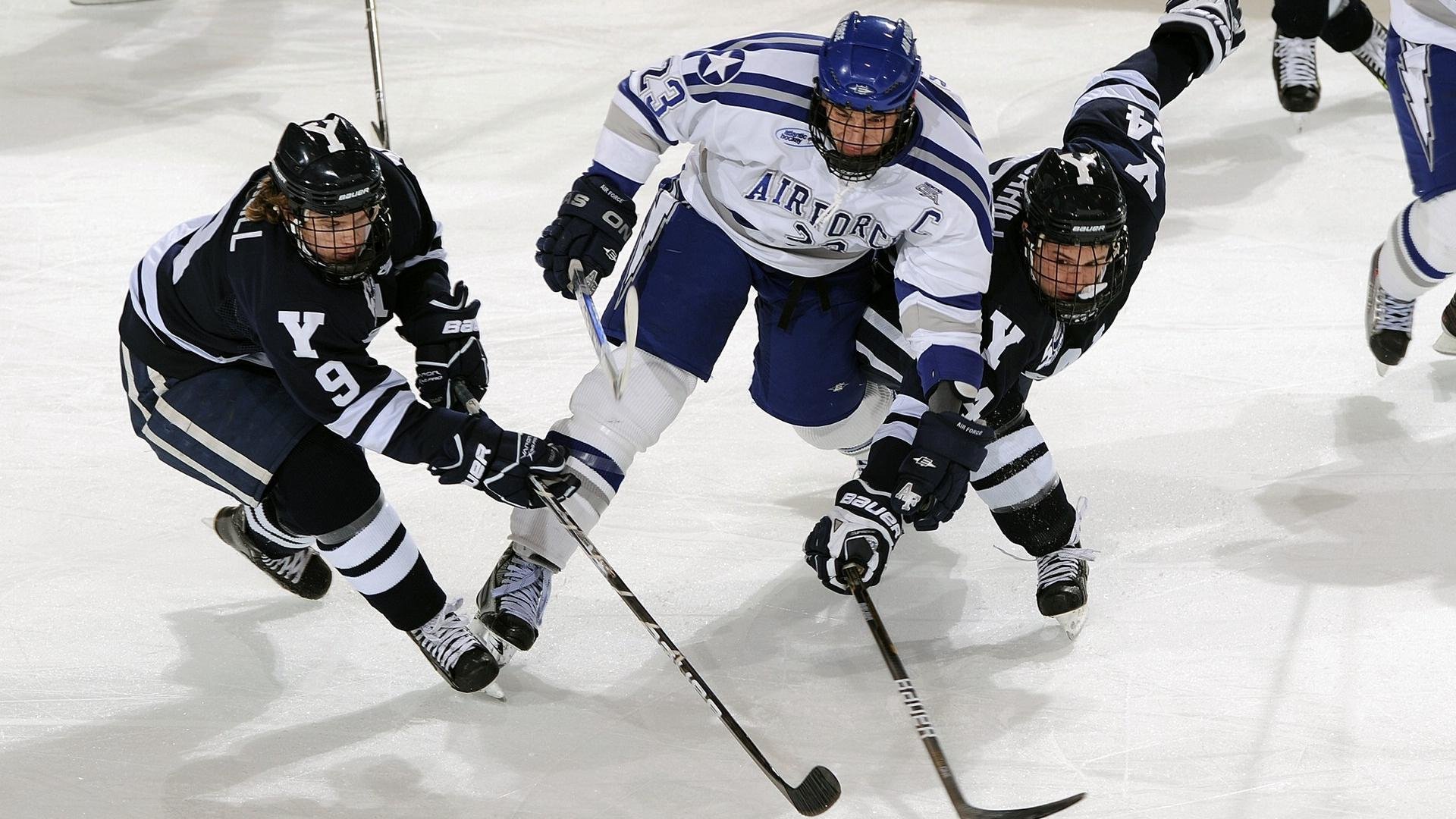 巴尔：以无与伦比的防守意识，他稳固了全黑队的中场防线，巴尔bugmf